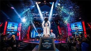 Rogue lifting his WCS trophy